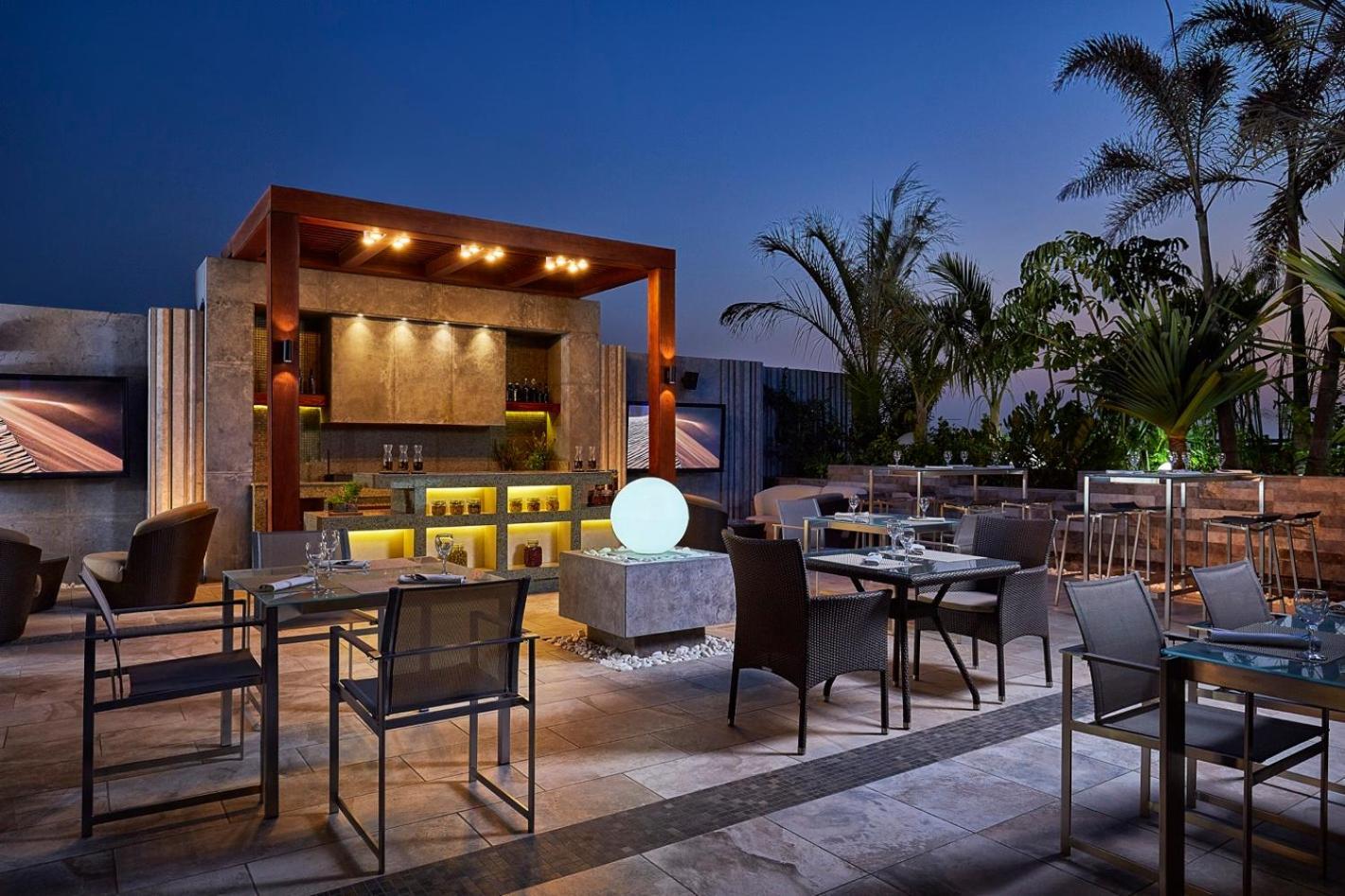 Jw Marriott Hotel Kairo Bagian luar foto The Terrace