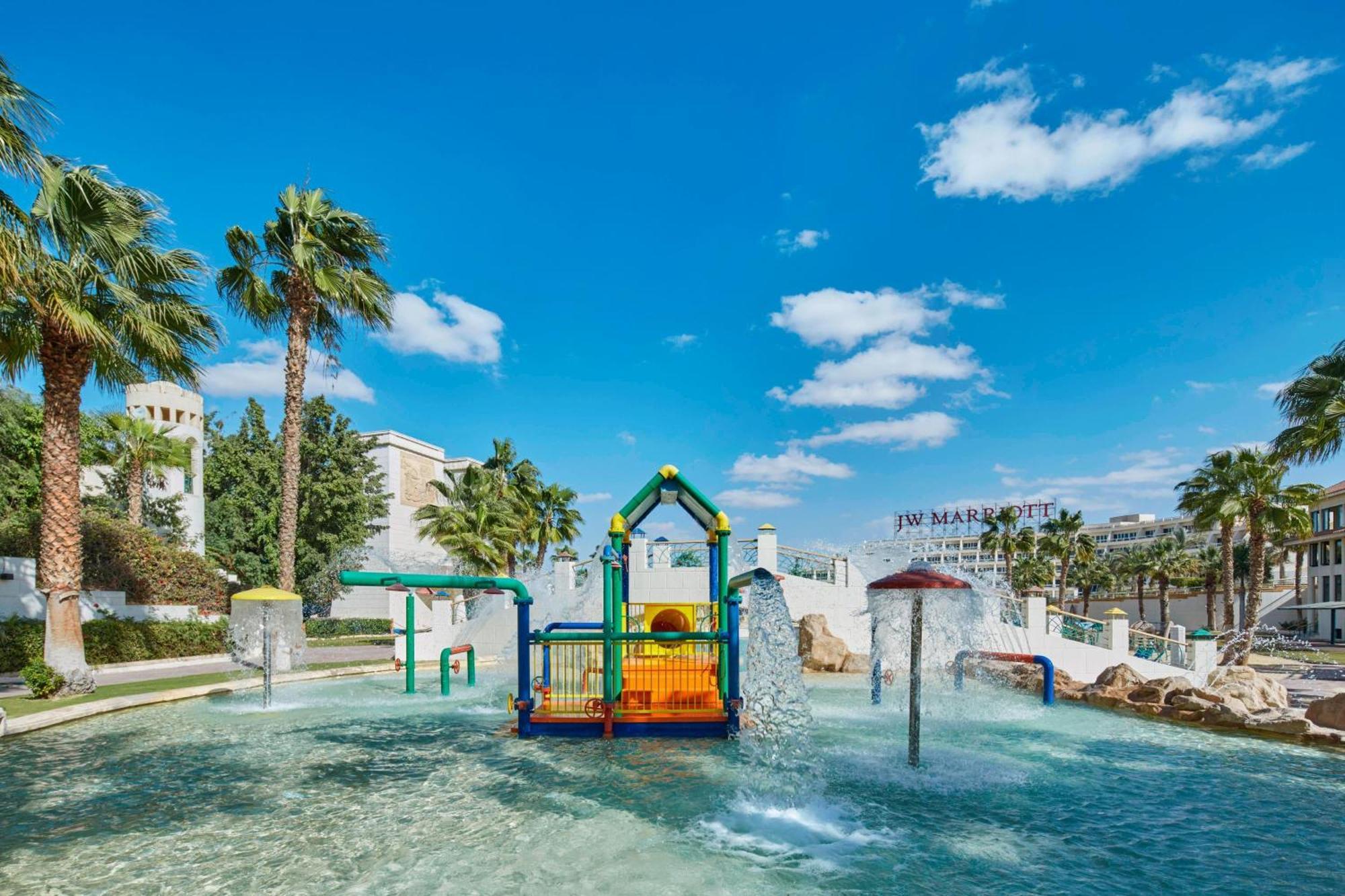 Jw Marriott Hotel Kairo Bagian luar foto The water park at the resort